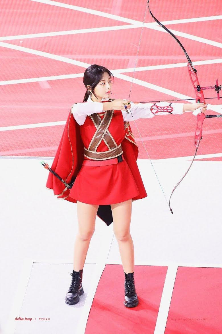 Tzuyu - TWICE (170cm) Tzuyu - TWICE (170cm)