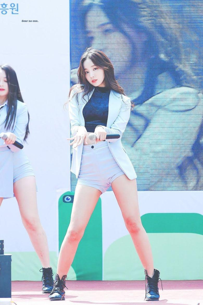 Yeonwoo (170cm) Yeonwoo (170cm)