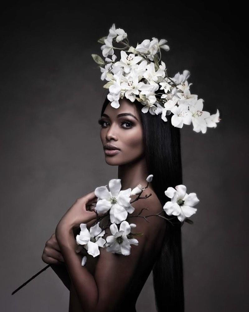 Chiến thắng tại đấu trường sắc đẹp lớn nhất nước Bỉ mang về cho người đẹp 9x một chiếc Volvo màu hồng. "Tôi muốn cảm ơn tất cả những người đã ủng hộ tôi để biến ước mơ của tôi thành hiện thực bất chấp giai đoạn khó khăn này", cô viết trên Instagram. Chiến thắng tại đấu trường sắc đẹp lớn nhất nước Bỉ mang về cho người đẹp 9x một chiếc Volvo màu hồng. "Tôi muốn cảm ơn tất cả những người đã ủng hộ tôi để biến ước mơ của tôi thành hiện thực bất chấp giai đoạn khó khăn này", cô viết trên Instagram.