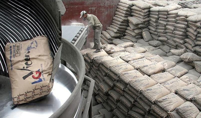 Ngành xi măng đang đối mặt với nhiều khó khăn vì nguyên liệu đầu vào tăng trong khi đầu ra giảm. Ngành xi măng đang đối mặt với nhiều khó khăn vì nguyên liệu đầu vào tăng trong khi đầu ra giảm.