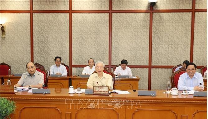 Bộ Chính trị đồng ý chủ trương hỗ trợ người lao động và người sử dụng lao động (ảnh TTXVN) Bộ Chính trị đồng ý chủ trương hỗ trợ người lao động và người sử dụng lao động (ảnh TTXVN)