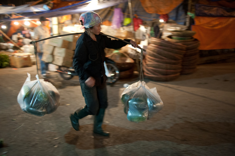 Sự hối hả Dường như không ai có thời gian hỏi han nhau