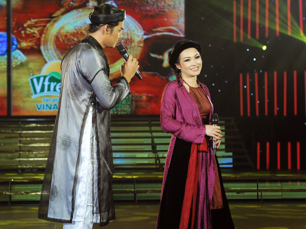 Quách Ngọc Ngoan và Phương Thanh trong phần song ca