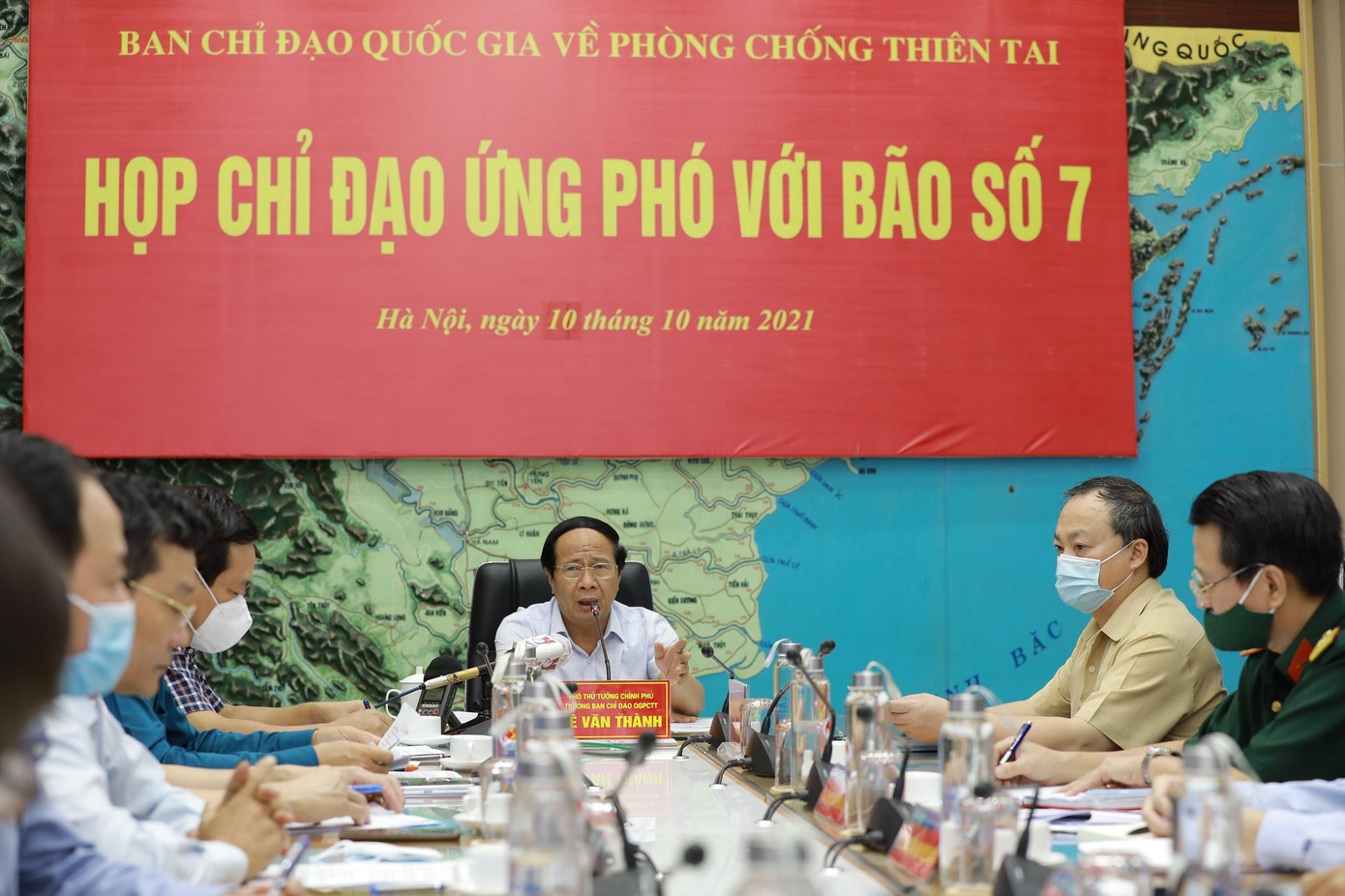 Phó Thủ tướng Lê Văn Thành đề nghị các địa phương cấp tốc ứng phó với bão số 8, không được chủ quan