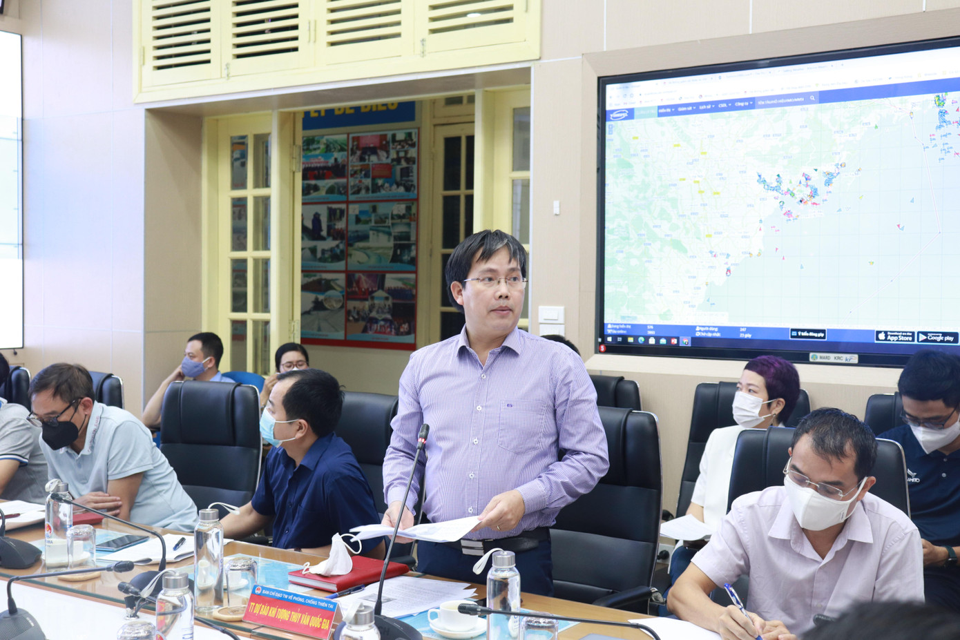 Ông Mai Văn Khiêm cho biết, bão số 7 sẽ suy yếu thành áp thấp trước khi vào đất liền trong ngày mai