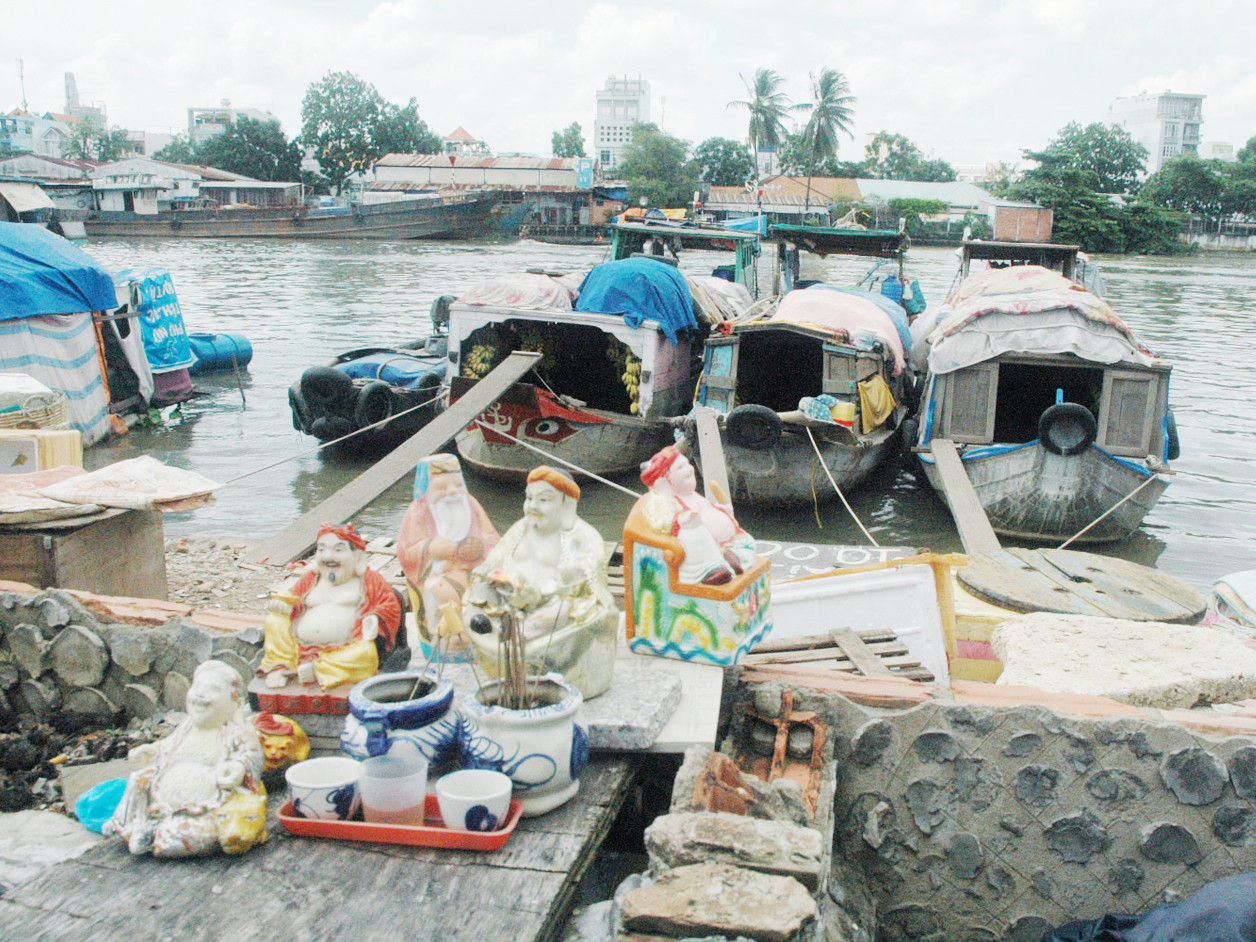 Trôi nổi xóm ghe