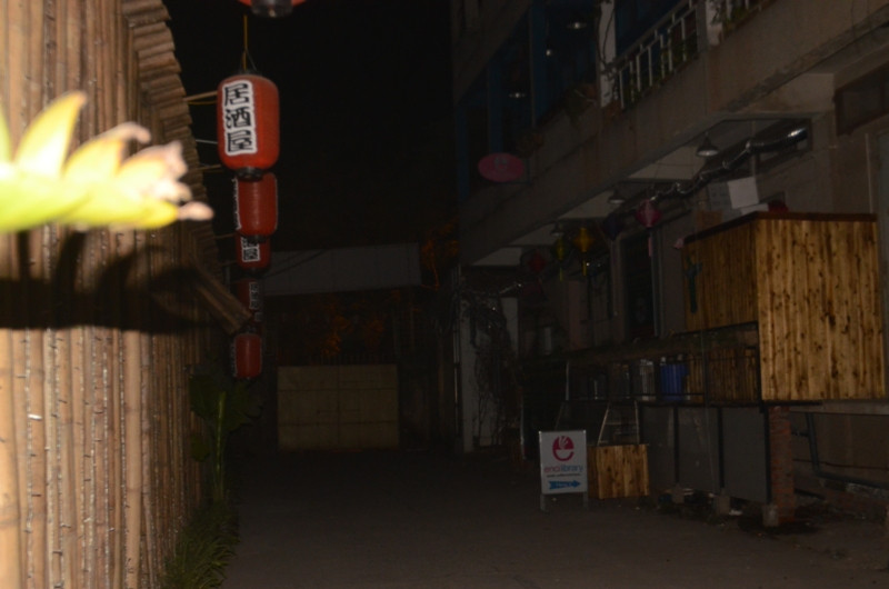 Phía cửa sô 38 Nguyễn Huy Tự đóng kín