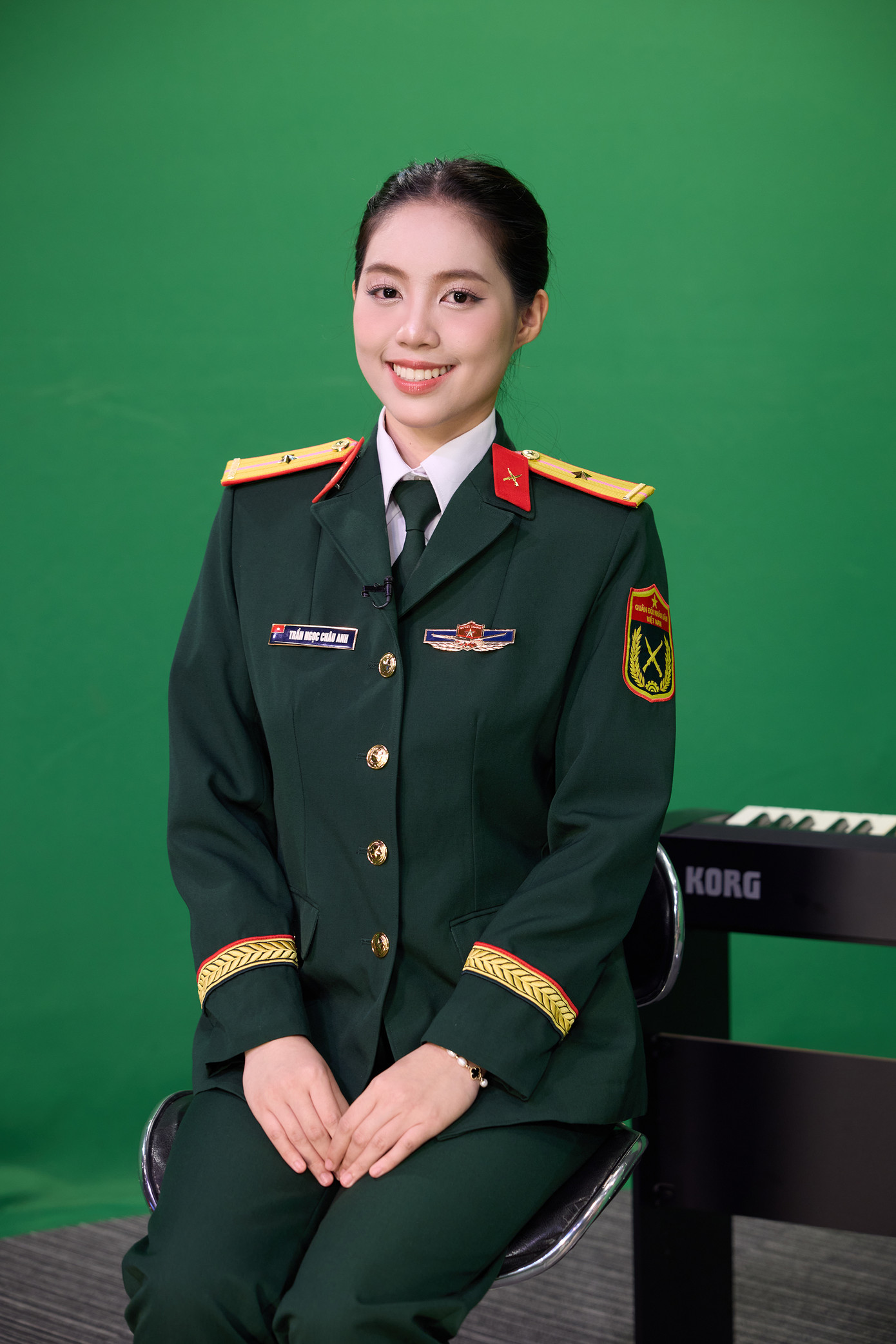 Châu Anh nói cô vẫn còn cảm thấy chút lạ lẫm khi được gọi là Á hậu. Người đẹp tiết lộ nhận được nhiều lời chúc mừng từ những người xa lạ thông qua trang cá nhân trên mạng xã hội. Cô coi đó là động lực để hoàn thiện bản thân và cống hiến nhiều hơn nữa trong nhiệm kỳ.