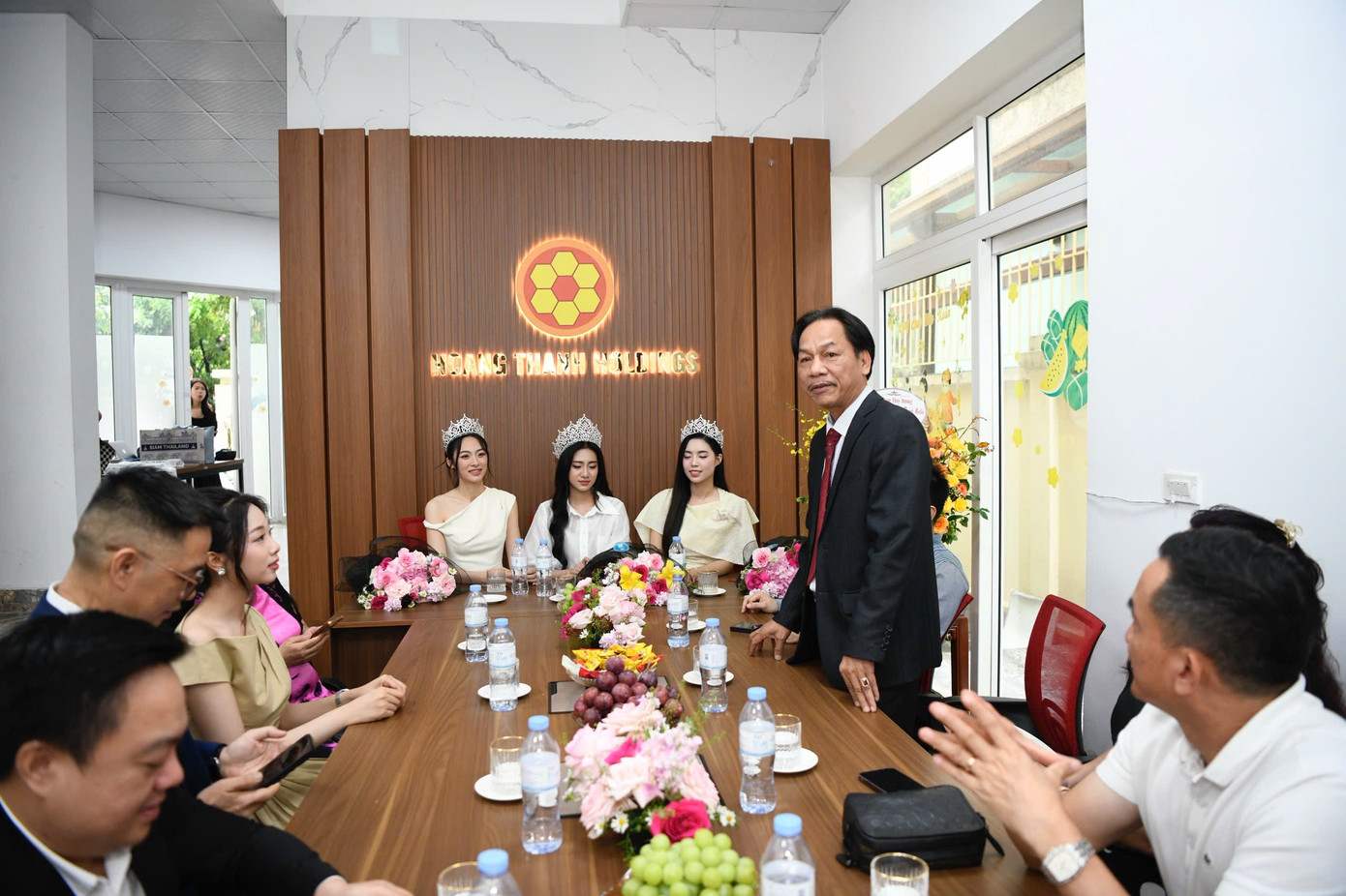 Nhà báo Lê Minh Toản - Phó Tổng Biên tập Báo Tiền Phong - Phó Trưởng Ban tổ chức thường trực cuộc thi Hoa hậu Việt Nam 2024 gửi lời chúc mừng tới top 3 Hoa hậu Việt Nam 2024. Ông cho rằng điều các hoa hậu, á hậu cần trau dồi là sự tự tin, phẩm giá để xứng đáng với vương miện cao quý và nỗ lực trong những hoạt động cộng đồng, xã hội.