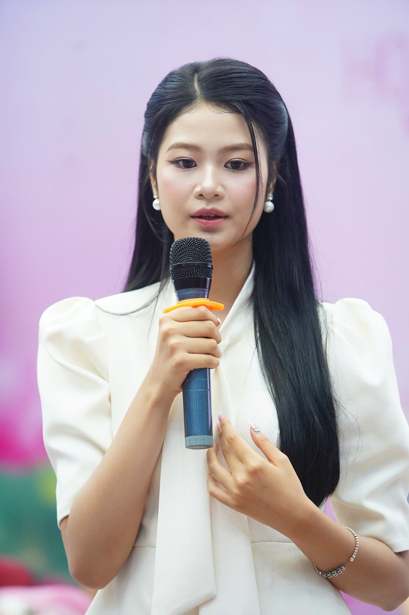 Các người đẹp trong buổi giao lưu tại báo Tiền Phong. Các người đẹp trong buổi giao lưu tại báo Tiền Phong.