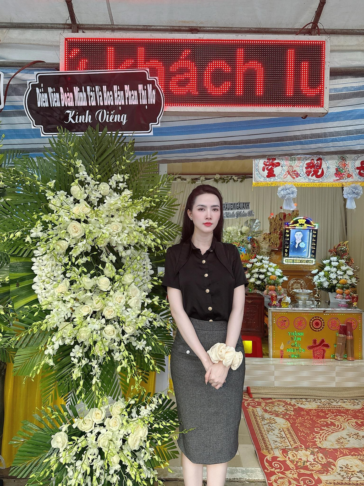 Diễn viên Đoàn Thanh Tài, Phan Thị Mơ tới viếng người mẫu Nam Phong hôm 10/7.