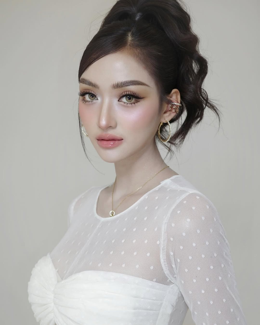 Á hậu 5 Hoa hậu Hòa bình 2022 Pich Votey Saravody đã từ bỏ danh hiệu để tham dự Hoa hậu Hoàn vũ Campuchia 2025. Á hậu 5 Hoa hậu Hòa bình 2022 Pich Votey Saravody đã từ bỏ danh hiệu để tham dự Hoa hậu Hoàn vũ Campuchia 2025.