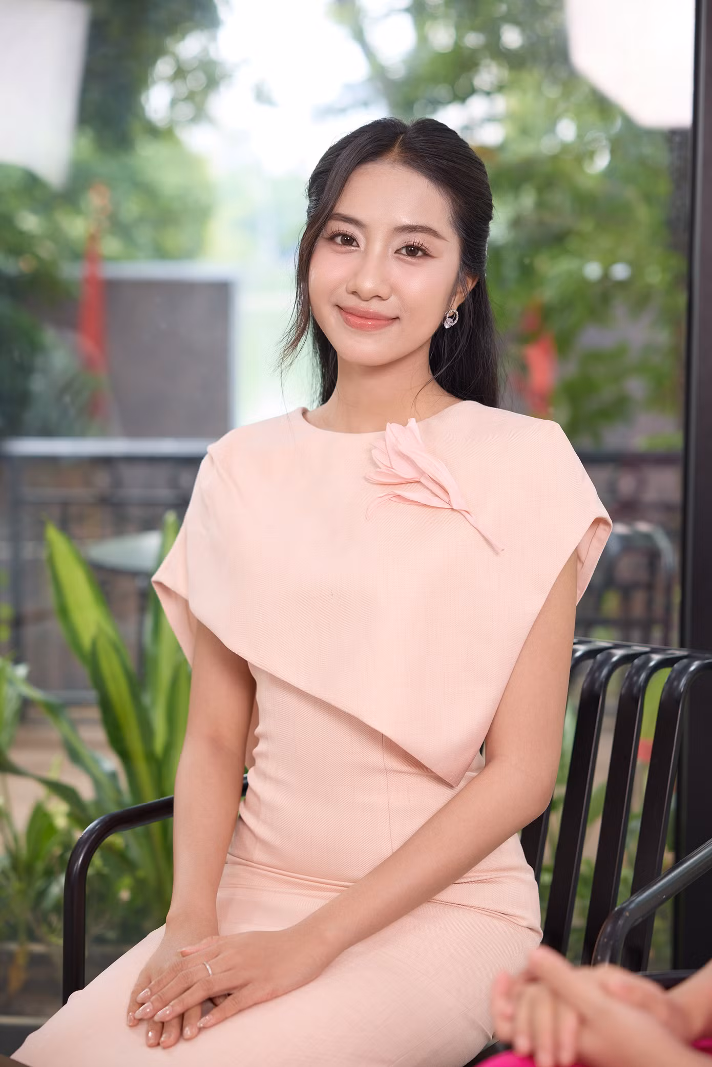 Với nhan sắc dịu dàng và những câu trả lời khéo léo, thông minh, top 3 Hoa hậu Việt Nam 2024 đã để lại nhiều ấn tượng với các khán giả theo dõi chương trình.