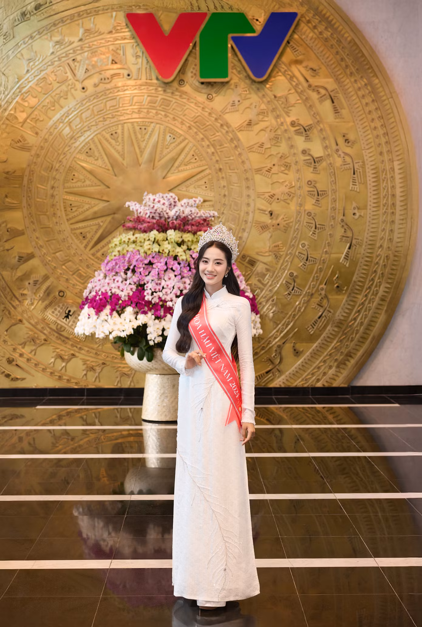 Trước đó, top 3 Hoa hậu Việt Nam 2024 là khách mời trong chương trình Cà phê sáng của VTV3.