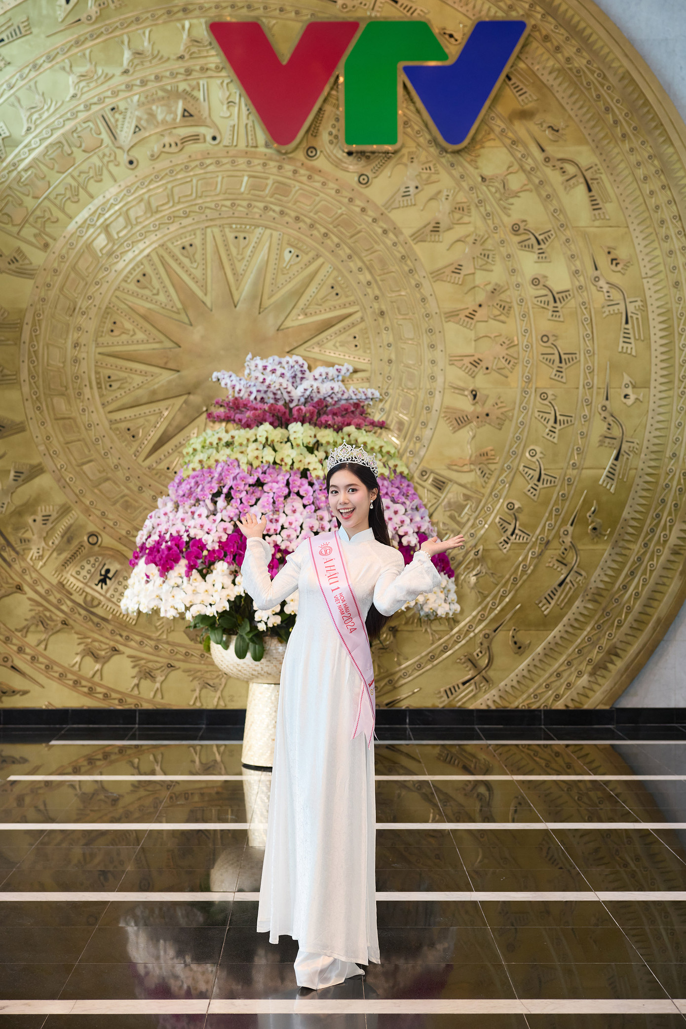 Trước đó, top 3 Hoa hậu Việt Nam 2024 là khách mời trong chương trình Cà phê sáng của VTV3.