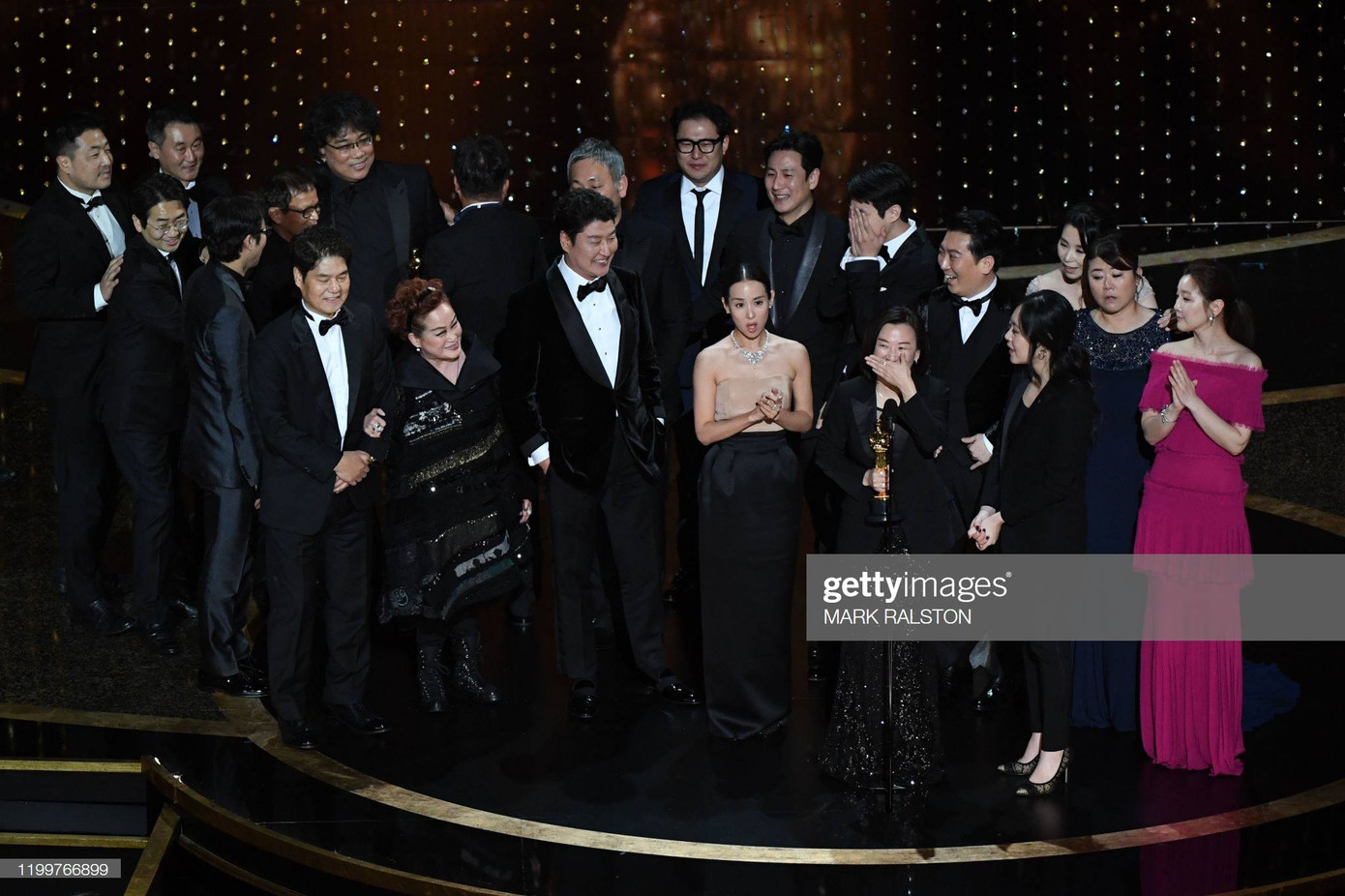 Oscars: 'Ký sinh trùng' thắng Phim hay nhất, làm nên lịch sử điện ảnh Hàn Quốc ảnh 2