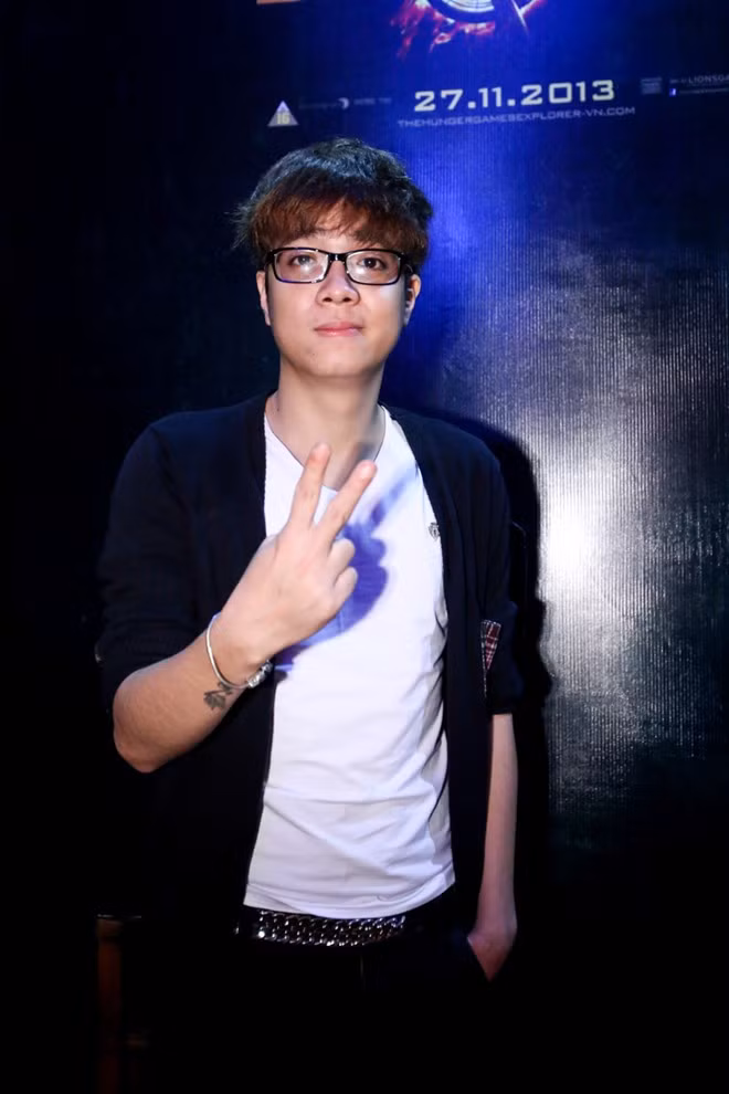 Chủ nhật vừa qua (24/11), Bùi Anh Tuấn đã trở lại sân khấu The Voice để cùng song ca cùng quán quân The Voice Mỹ mùa thứ 2 Jermaine Paul, tuy nhiên anh bị đánh giá là có thể hiện hoàn toàn lép vế