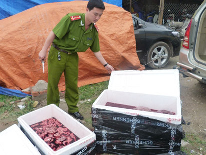 Hơn 20 ngày qua, Công an Hà Nội phát hiện khoảng 10 vụ vận chuyển thực phẩm “bẩn”