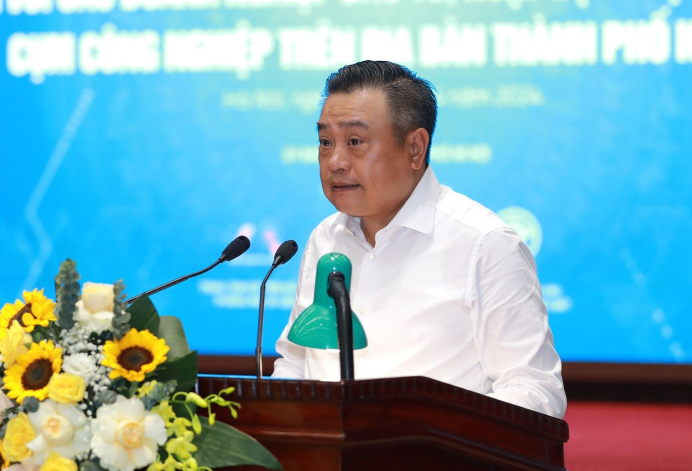 Chủ tịch UBND thành phố Hà Nội Trần Sỹ Thanh phát biểu tại hội nghị. Ảnh: PV.