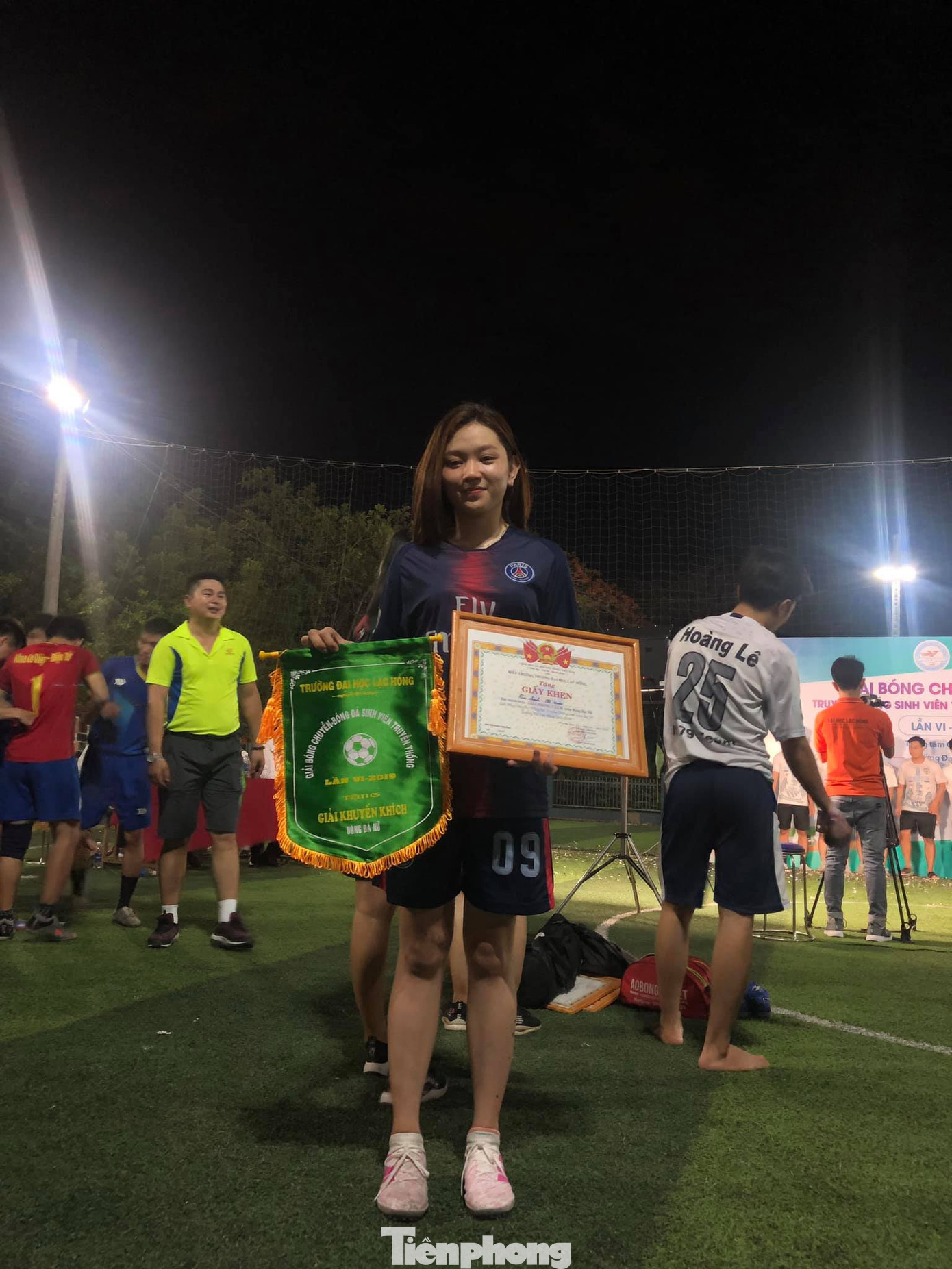 Vẻ đẹp trong veo của nữ cán bộ đoàn trường ĐH Lạc Hồng ảnh 7