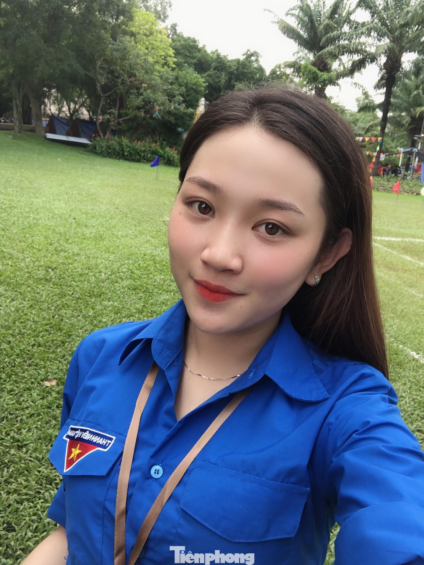 Vẻ đẹp trong veo của nữ cán bộ đoàn trường ĐH Lạc Hồng ảnh 5