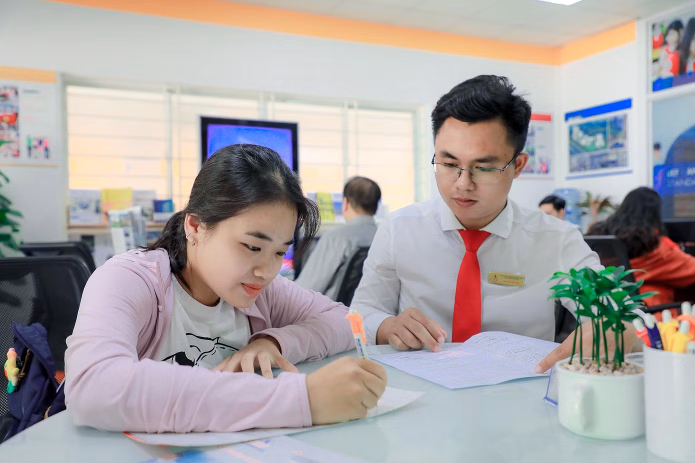 Cô giáo tát trẻ chảy máu mũi, nhóm trẻ chui bị đình chỉ hoạt động ảnh 2