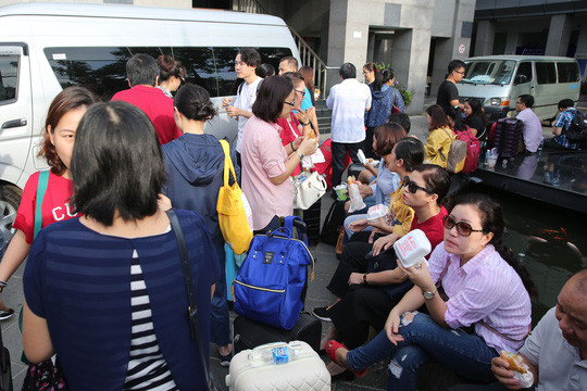 Chùm ảnh giảng viên TPHCM háo hức đi làm nhiệm vụ kỳ thi THPT Quốc gia 2019 ảnh 1