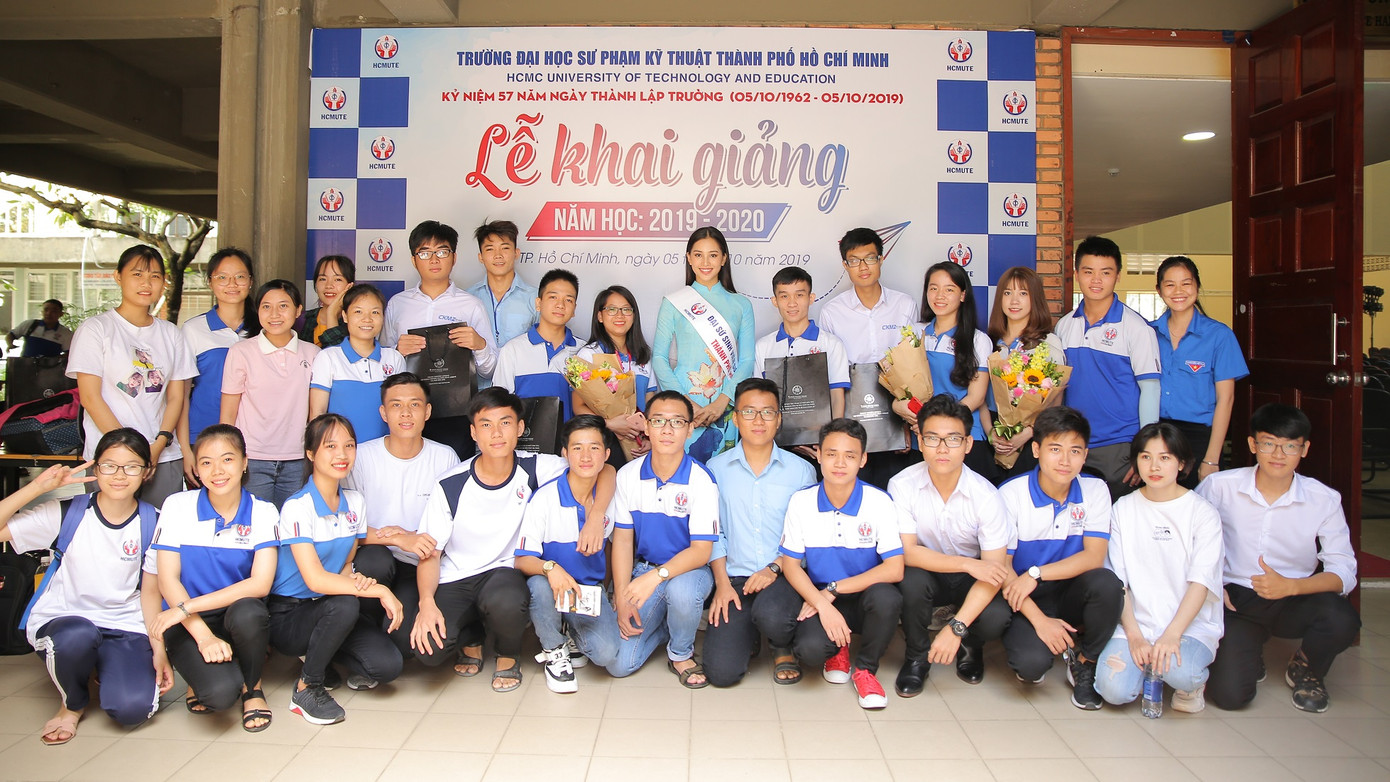 Hoa hậu Tiểu Vy làm Đại sứ Sinh viên Trường ĐH Sư phạm Kỹ thuật TPHCM ảnh 12