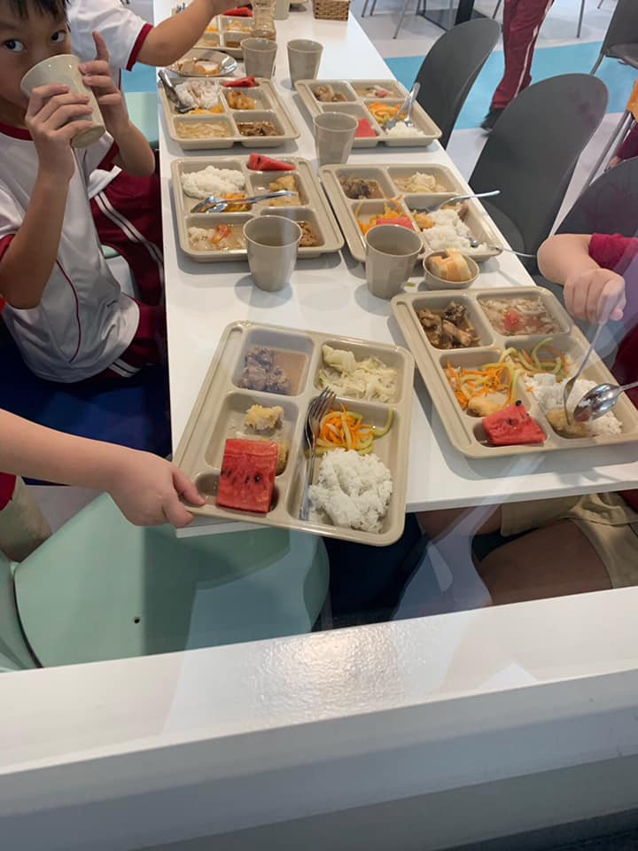 Trường Quốc tế Việt Úc xin lỗi sau khi bị tố 'cắt xén' phần ăn của học sinh ảnh 1