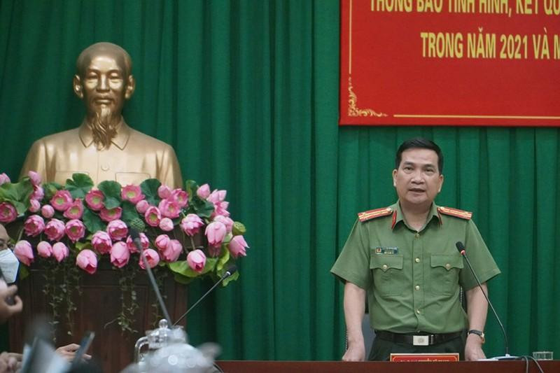 Ông Quang chia sẻ về việc bản thân mình và gia đình cũng từng bị các đối tượng gọi điện tới, tìm cách lừa đảo. Ảnh: MT Ông Quang chia sẻ về việc bản thân mình và gia đình cũng từng bị các đối tượng gọi điện tới, tìm cách lừa đảo. Ảnh: MT