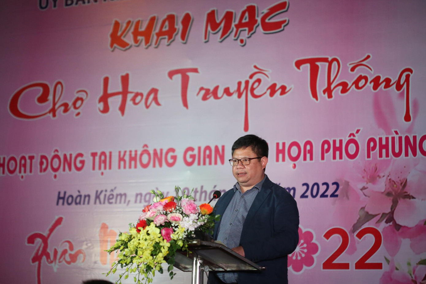 Các chương trình sự kiện văn hóa truyền thống như chợ hoa tết sẽ góp phần rất lớn trong việc quảng bá, giới thiệu di sản văn hóa khu phố cổ Hà Nội, đưa quận Hoàn Kiếm, khu phố cổ Hà Nội trở thành điểm đến an toàn thân thiện, chất lượng và hấp dẫn, tạo động lực phát triển kinh tế quận, thích ứng an toàn, linh hoạt kiểm soát dịch COVID-19", ông Nguyễn Anh Quân, Phó Chủ tịch quận Hoàn Kiếm phát biểu tại lễ khai mạc. Các chương trình sự kiện văn hóa truyền thống như chợ hoa tết sẽ góp phần rất lớn trong việc quảng bá, giới thiệu di sản văn hóa khu phố cổ Hà Nội, đưa quận Hoàn Kiếm, khu phố cổ Hà Nội trở thành điểm đến an toàn thân thiện, chất lượng và hấp dẫn, tạo động lực phát triển kinh tế quận, thích ứng an toàn, linh hoạt kiểm soát dịch COVID-19", ông Nguyễn Anh Quân, Phó Chủ tịch quận Hoàn Kiếm phát biểu tại lễ khai mạc.