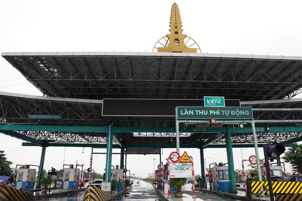 Hiện nay, 112 trạm thu phí trong cả nước áp dụng thu phí điện tử không dừng. Ảnh minh họa: Danviet.vn Hiện nay, 112 trạm thu phí trong cả nước áp dụng thu phí điện tử không dừng. Ảnh minh họa: Danviet.vn