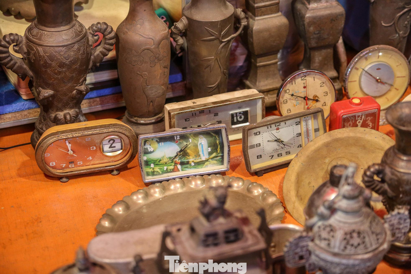 Những chiếc đồng hồ bằng pin đời đầu. Những chiếc đồng hồ bằng pin đời đầu.