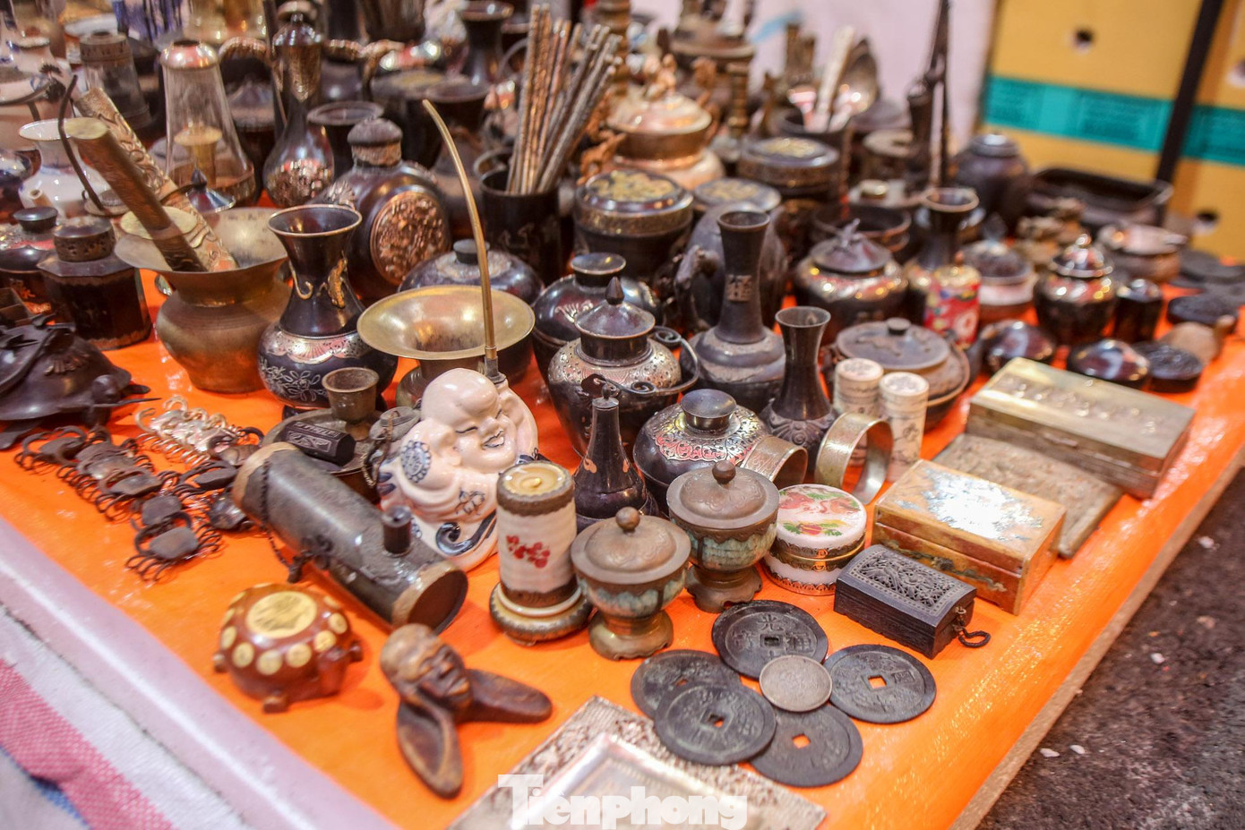 Rất nhiều món đồ thời "ông bà anh" để chiêm nghiệm, hoài niệm. Rất nhiều món đồ thời "ông bà anh" để chiêm nghiệm, hoài niệm.