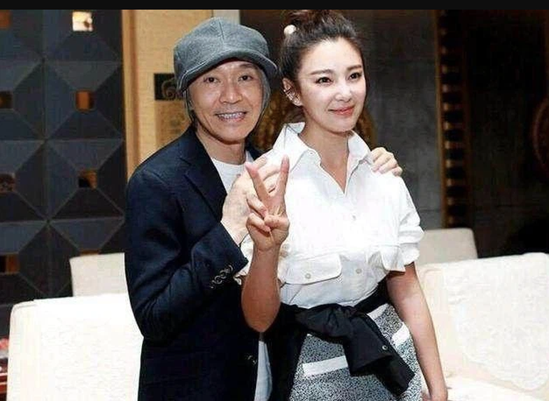 Châu Tinh Trì và nàng thơ Trương Vũ Kỳ (Ảnh: Sohu). Châu Tinh Trì và nàng thơ Trương Vũ Kỳ (Ảnh: Sohu).