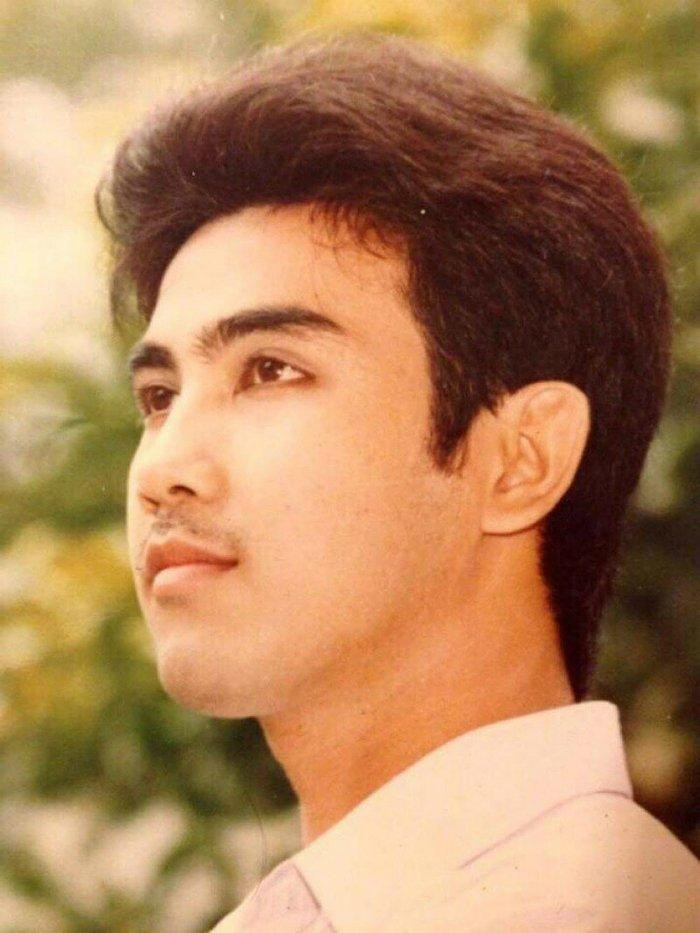 Quyền Linh từng là mỹ nam thời trẻ. Quyền Linh từng là mỹ nam thời trẻ.