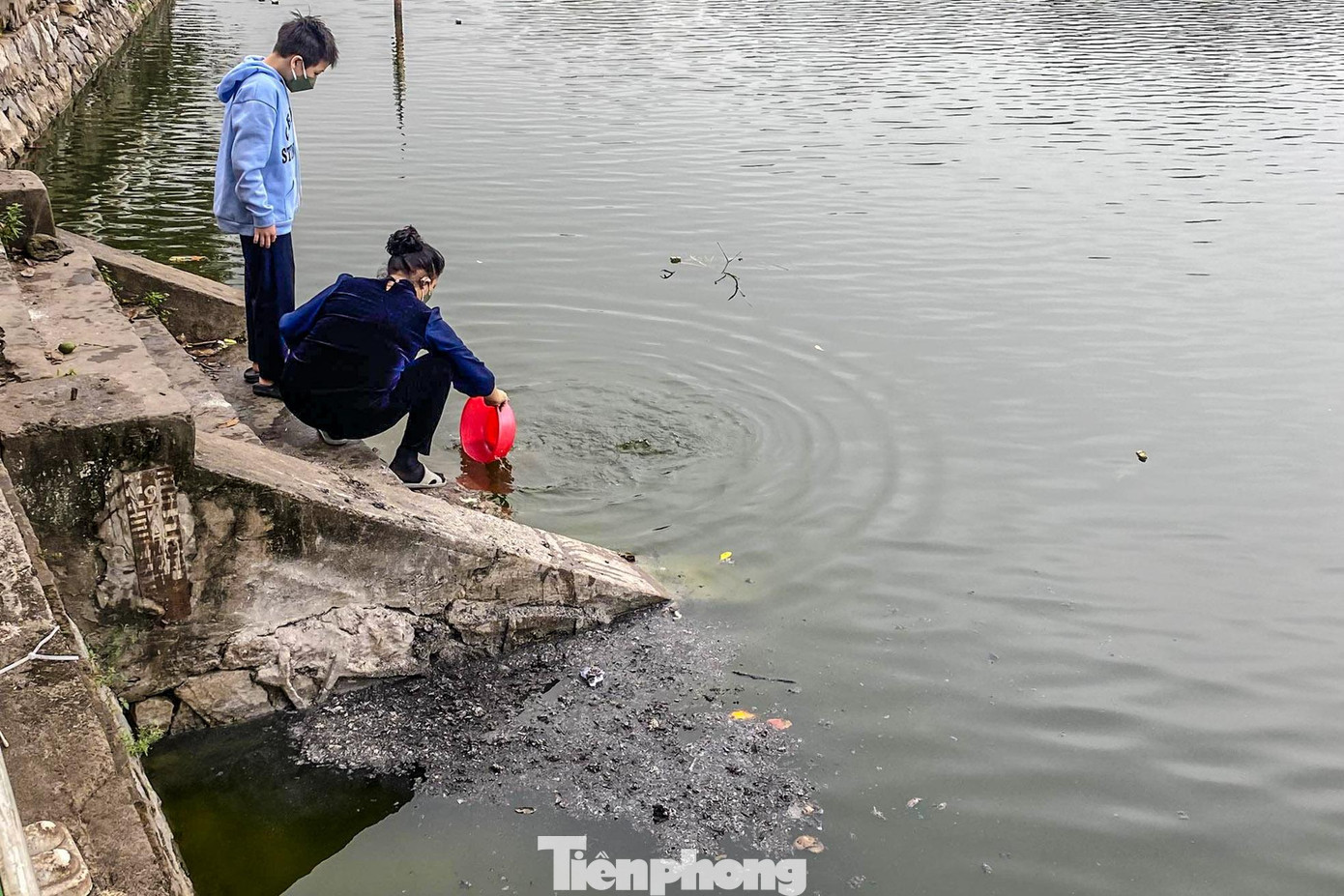 Hình ảnh ô nhiễm, mất mỹ quan đô thị.