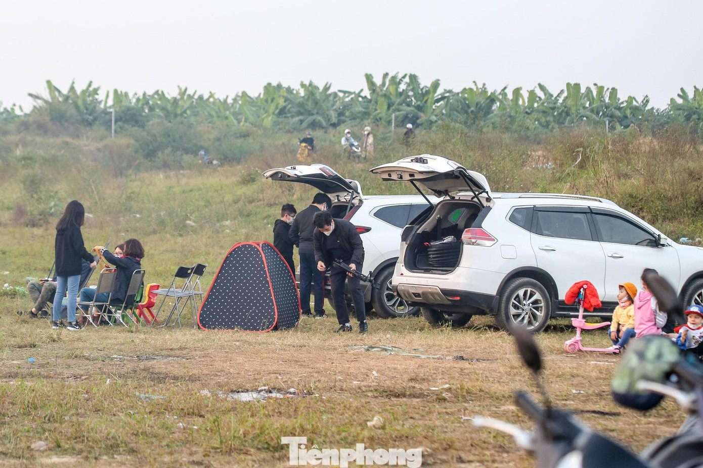 Quận Long Biên hiện là quận "vùng cam", khu vực nguy cơ cao của thành phố, việc tụ tập đông người không tuân thủ quy định 5K sẽ ảnh hưởng đến công tác phòng chống dịch.