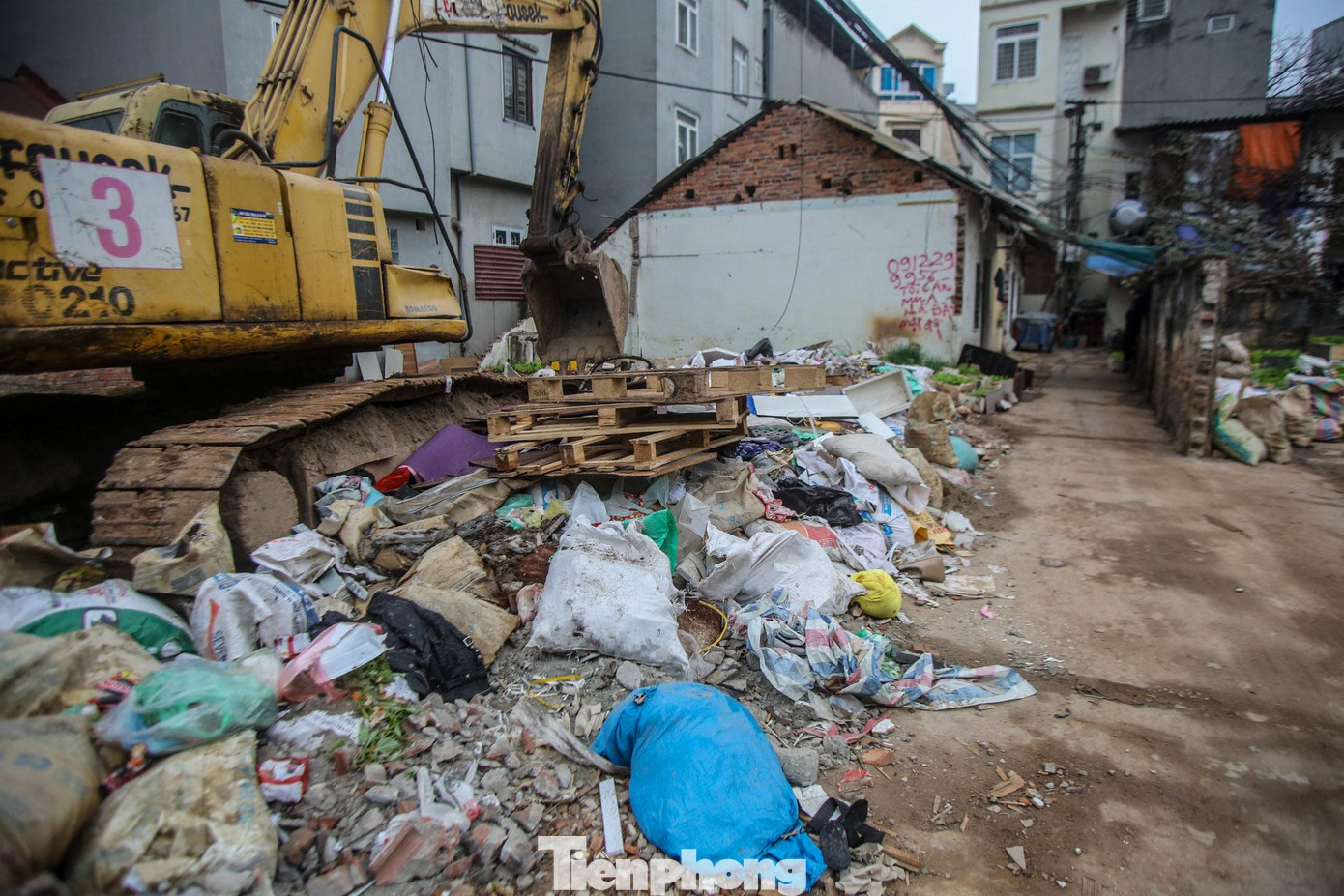 Hình ảnh mất mỹ quan đô thị. Hình ảnh mất mỹ quan đô thị.