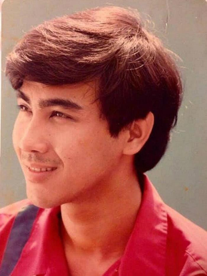 Quyền Linh từng là mỹ nam thời trẻ. Quyền Linh từng là mỹ nam thời trẻ.