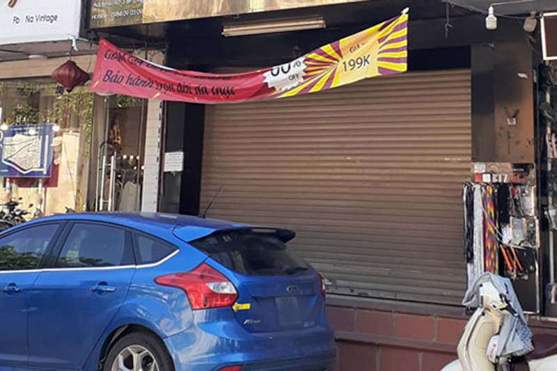 Mời chủ cửa hàng tát nữ sinh viên vì đòi tiền lương lên công an ảnh 1