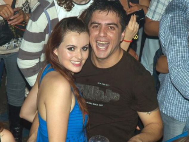 Cingolani và em gái người yêu Johana năm 2010 . Cingolani và em gái người yêu Johana năm 2010