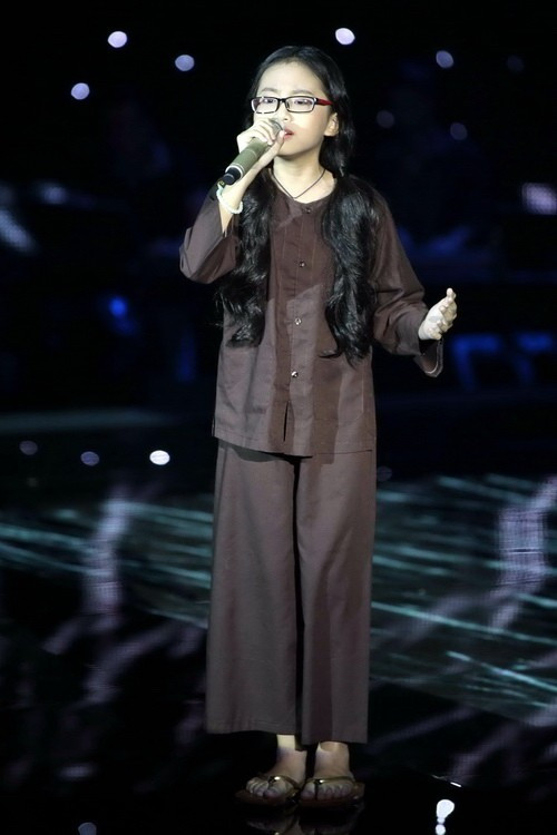 Phương Mỹ Chi trở thành hiện tượng từ khi tham gia cuộc thi The Voice Kids với những ca khúc dân ca ngọt ngào . Phương Mỹ Chi trở thành hiện tượng từ khi tham gia cuộc thi The Voice Kids với những ca khúc dân ca ngọt ngào
