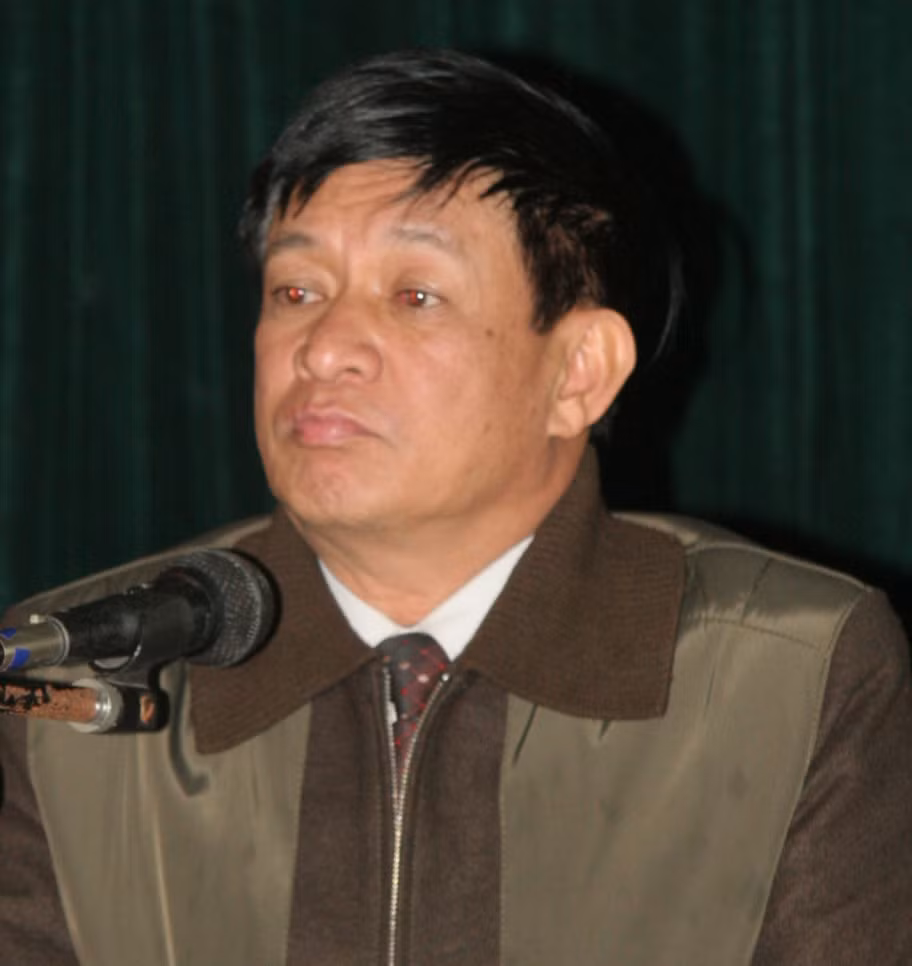 Ông Lê Văn Hiền nói lực lượng cưỡng chế đập phá ngôi nhà của gia đình ông Vươn vì là nơi ẩn nấp của những kẻ chống trả lực lượng chức năng tại họp báo tối 12-1. 