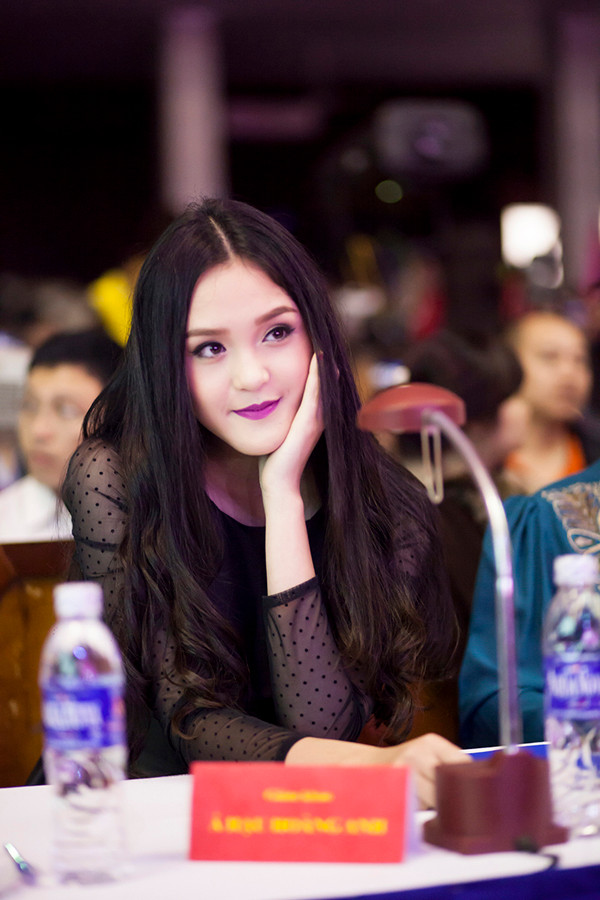 Á hậu Hoàng Anh xinh đẹp trên ghế giám khảo ảnh 7