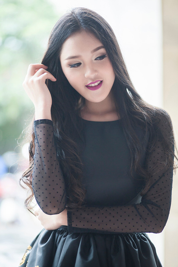 Á hậu Hoàng Anh xinh đẹp trên ghế giám khảo ảnh 2