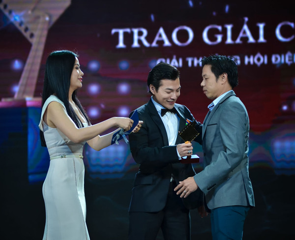 Vợ chồng Trương Ngọc Ánh tay trong tay sau tin đồn ly hôn ảnh 12