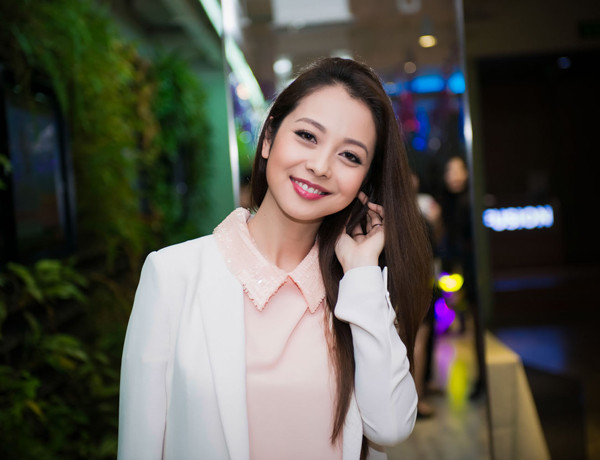 Jennifer Phạm kín mít từ đầu đến chân vẫn quyến rũ ảnh 9