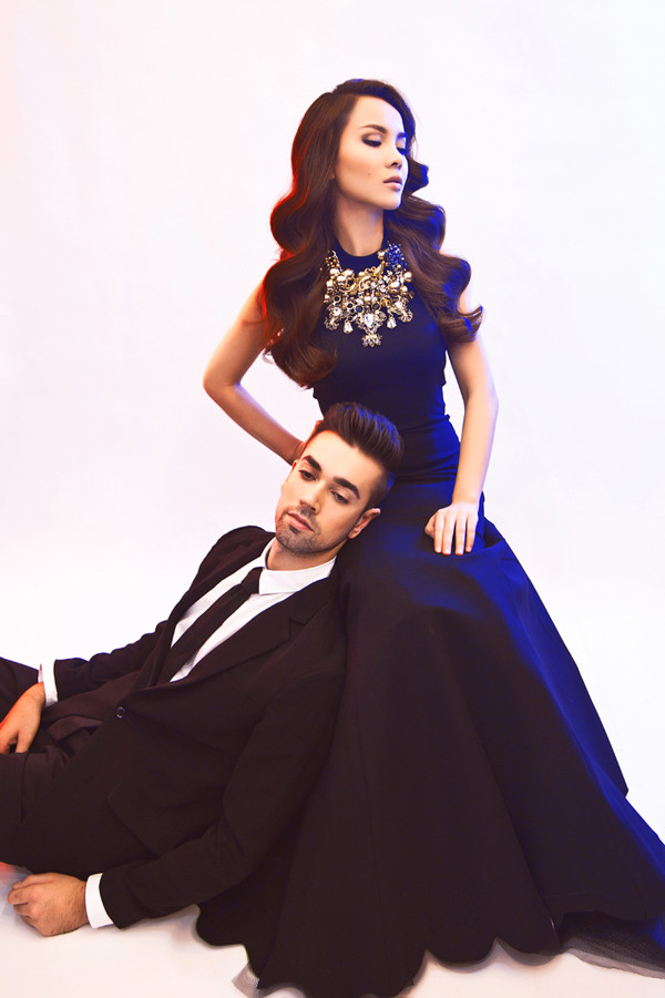 Yến Trang lả lơi ngực đầy bên bạn nhảy ngoại quốc ảnh 5