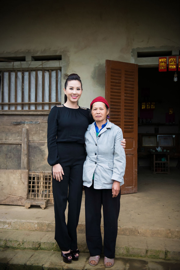 Thu Hoài tặng nhà cho đôi vợ chồng nghèo dân tộc Tày ảnh 8